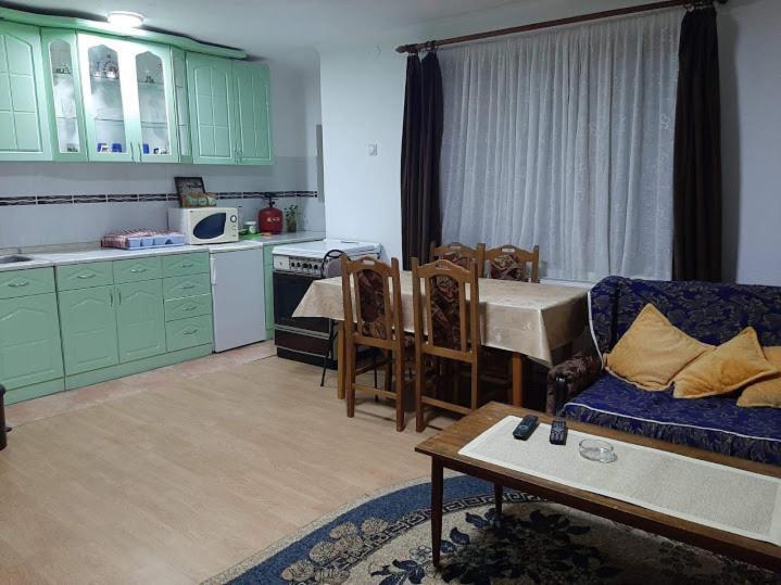 Privatni Smestaj Dobri Dobrosin Bagian luar foto